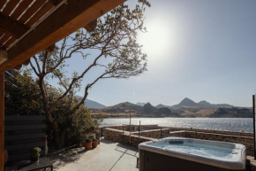 Hotels in Damnoni